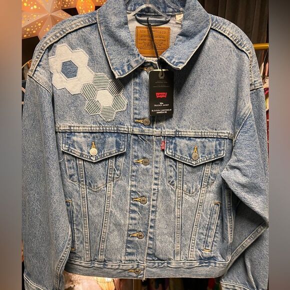 Levi’s Geo Florals Patchwork Trucker Denim Jacket - Picture 5 of 7